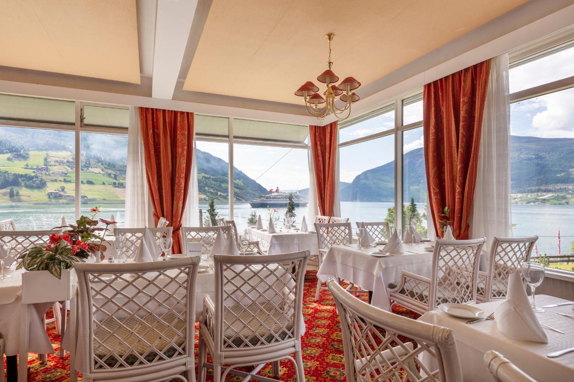 Olden Fjordhotel Exterior foto